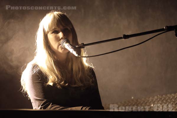 EMILY JANE WHITE - 2019-12-12 - PARIS - Les Etoiles - Emily Jane White